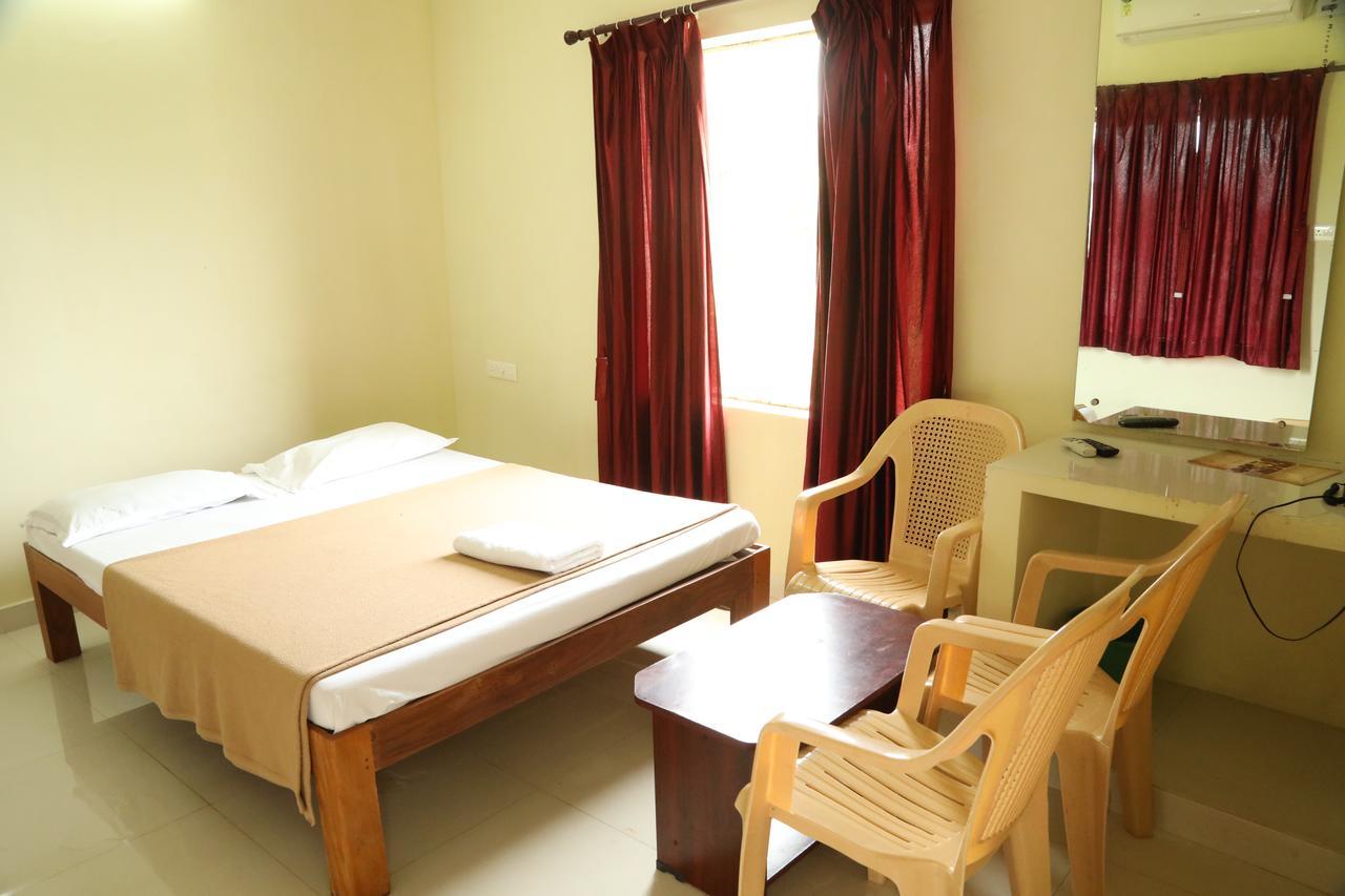 Ganesh Residency Pondicherry Exterior foto
